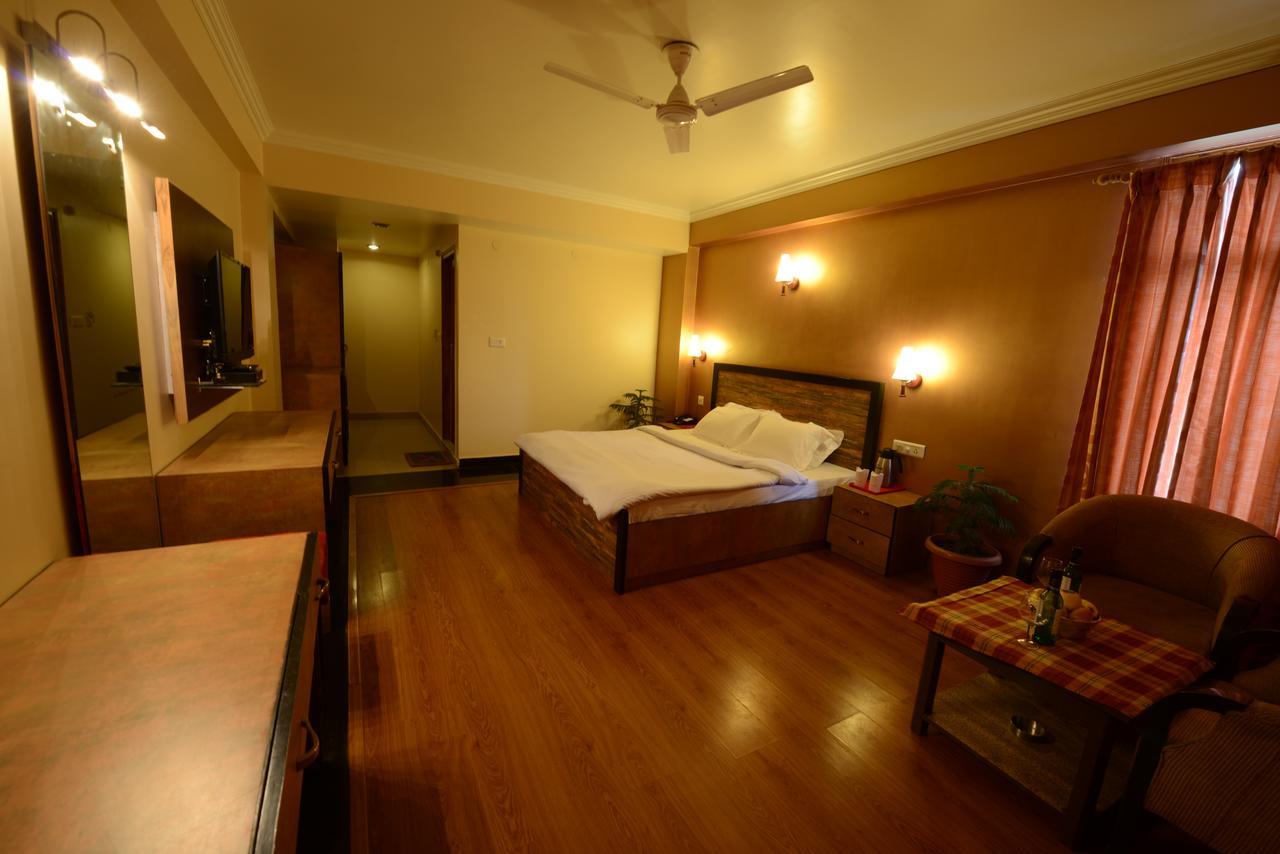 Hotel Park Paradise Manali Manāli Exteriör bild