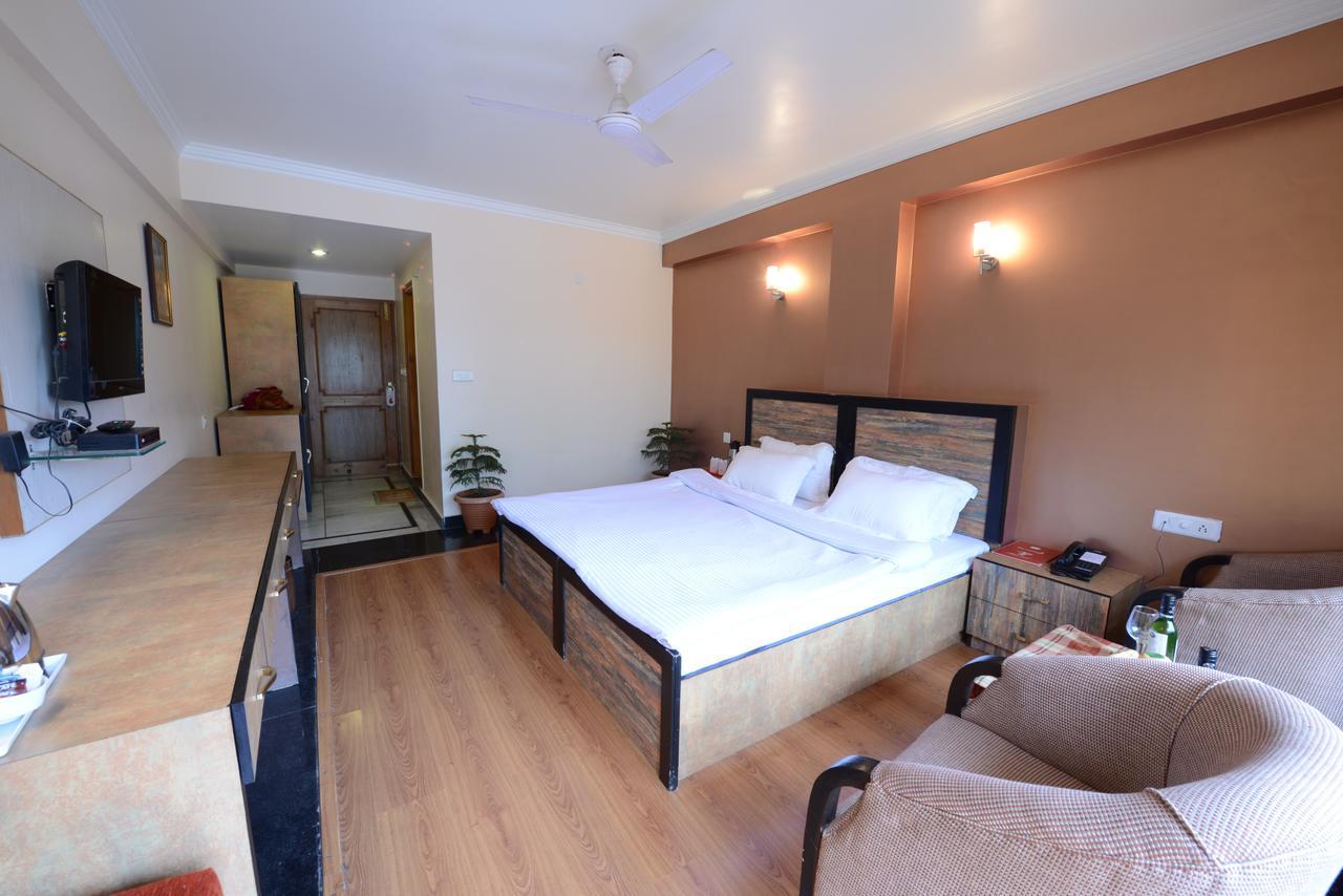 Hotel Park Paradise Manali Manāli Exteriör bild