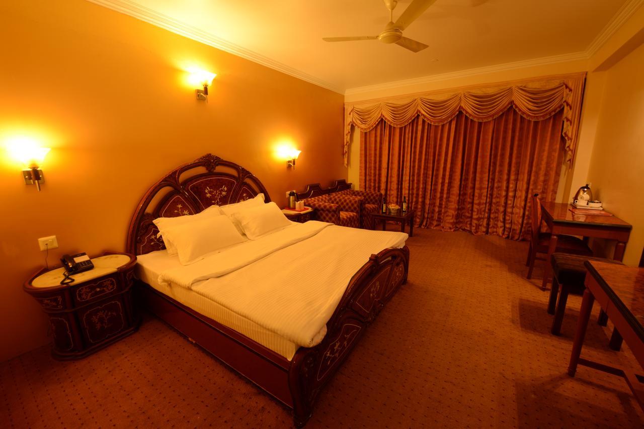 Hotel Park Paradise Manali Manāli Exteriör bild