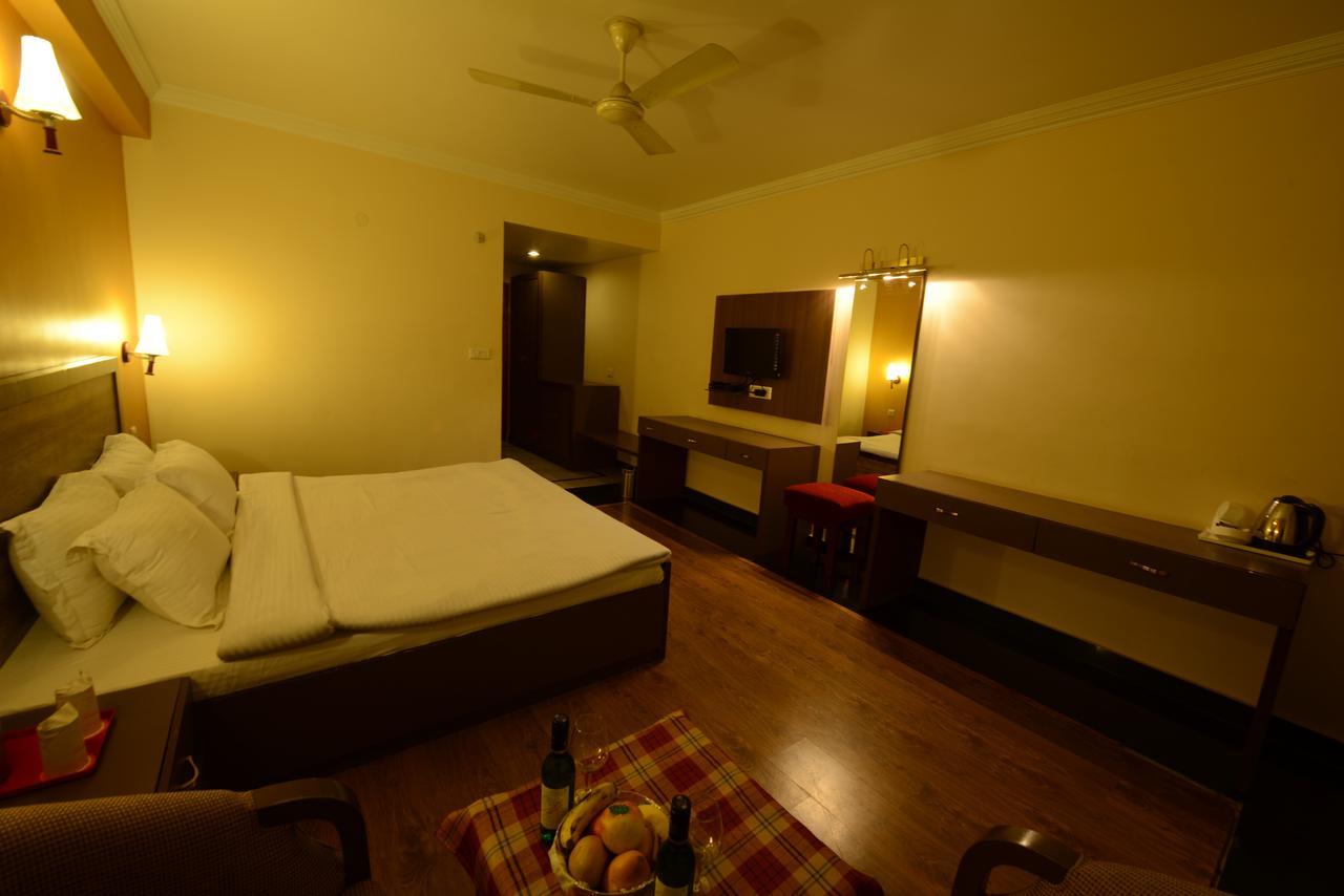 Hotel Park Paradise Manali Manāli Exteriör bild