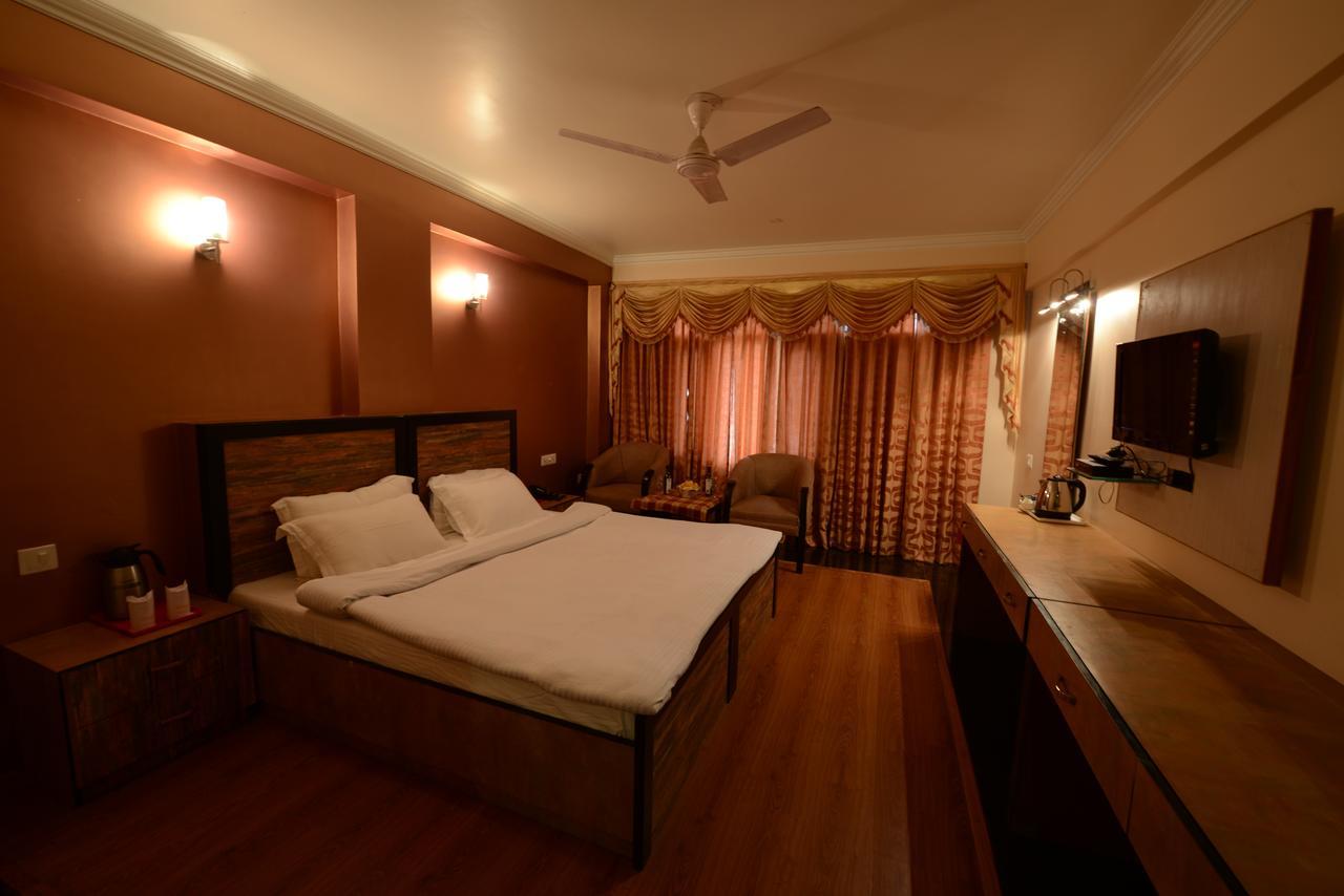 Hotel Park Paradise Manali Manāli Exteriör bild