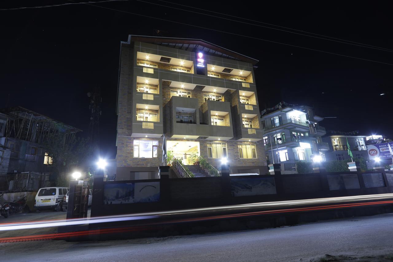 Hotel Park Paradise Manali Manāli Exteriör bild