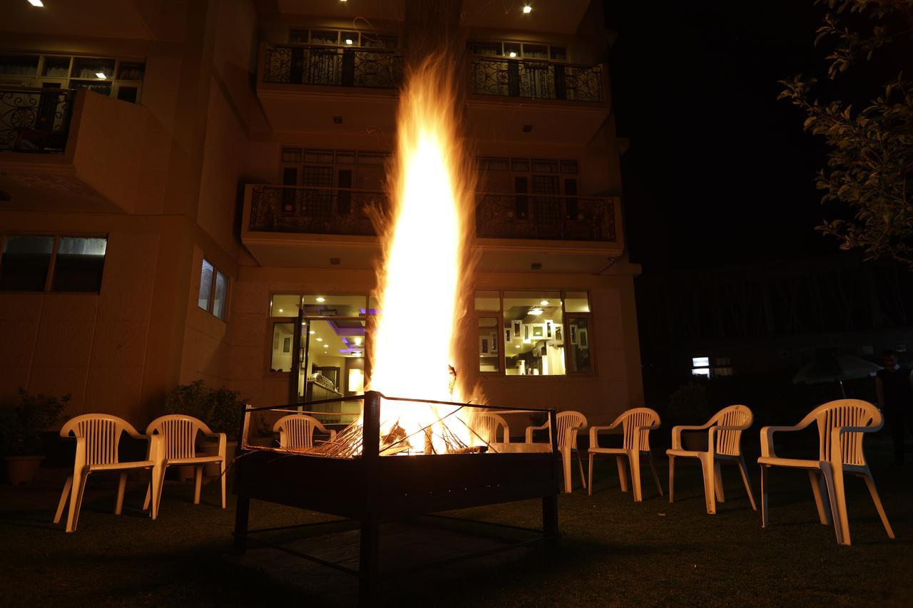 Hotel Park Paradise Manali Manāli Exteriör bild