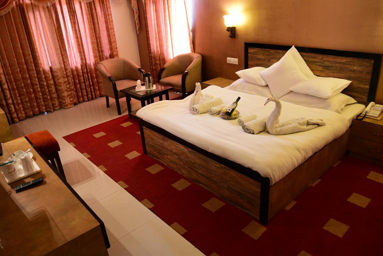 Hotel Park Paradise Manali Manāli Exteriör bild
